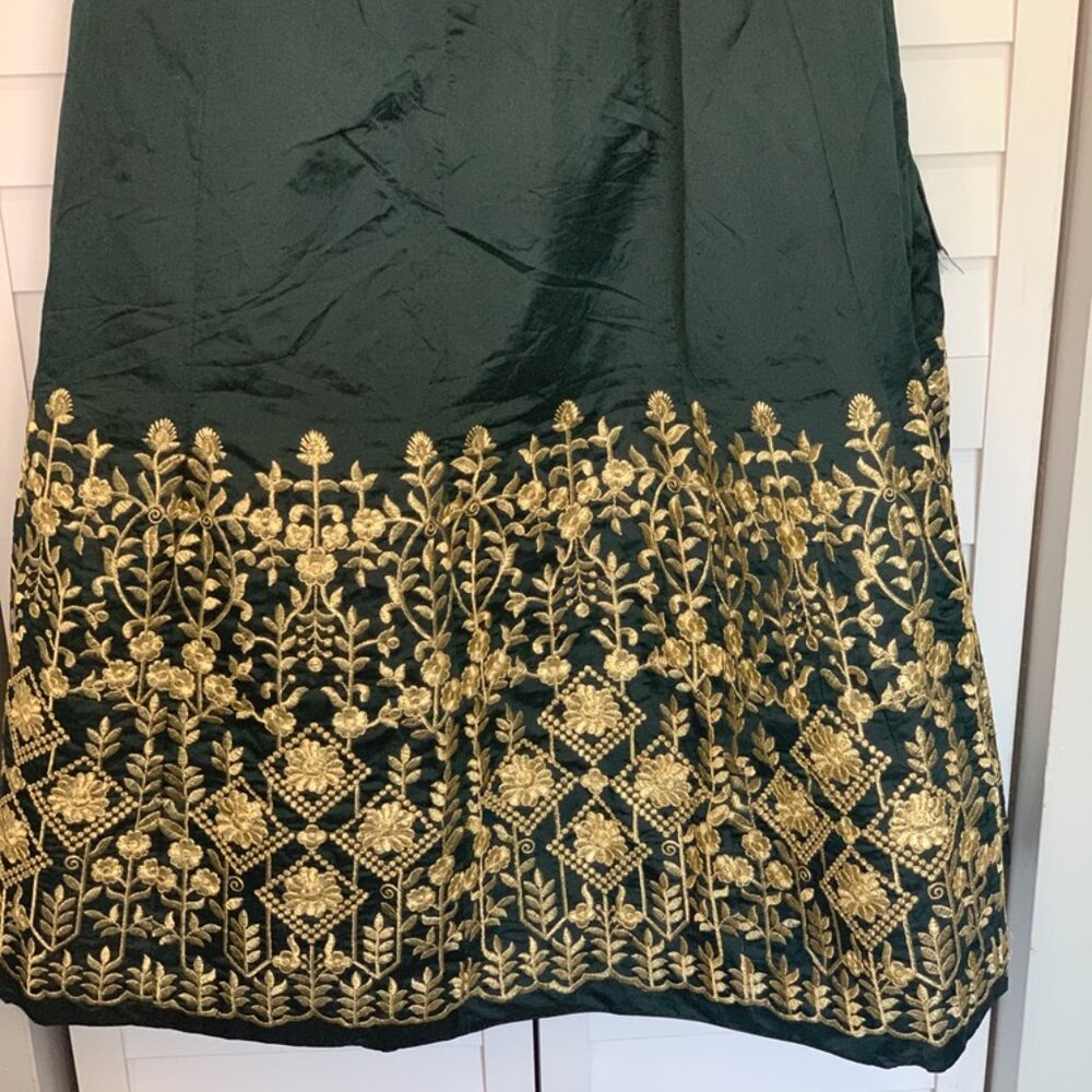 NWT - House of Indya Green Sequin Thread Embroidered Silk Lehenga Set - Size L - Picture 16 of 16